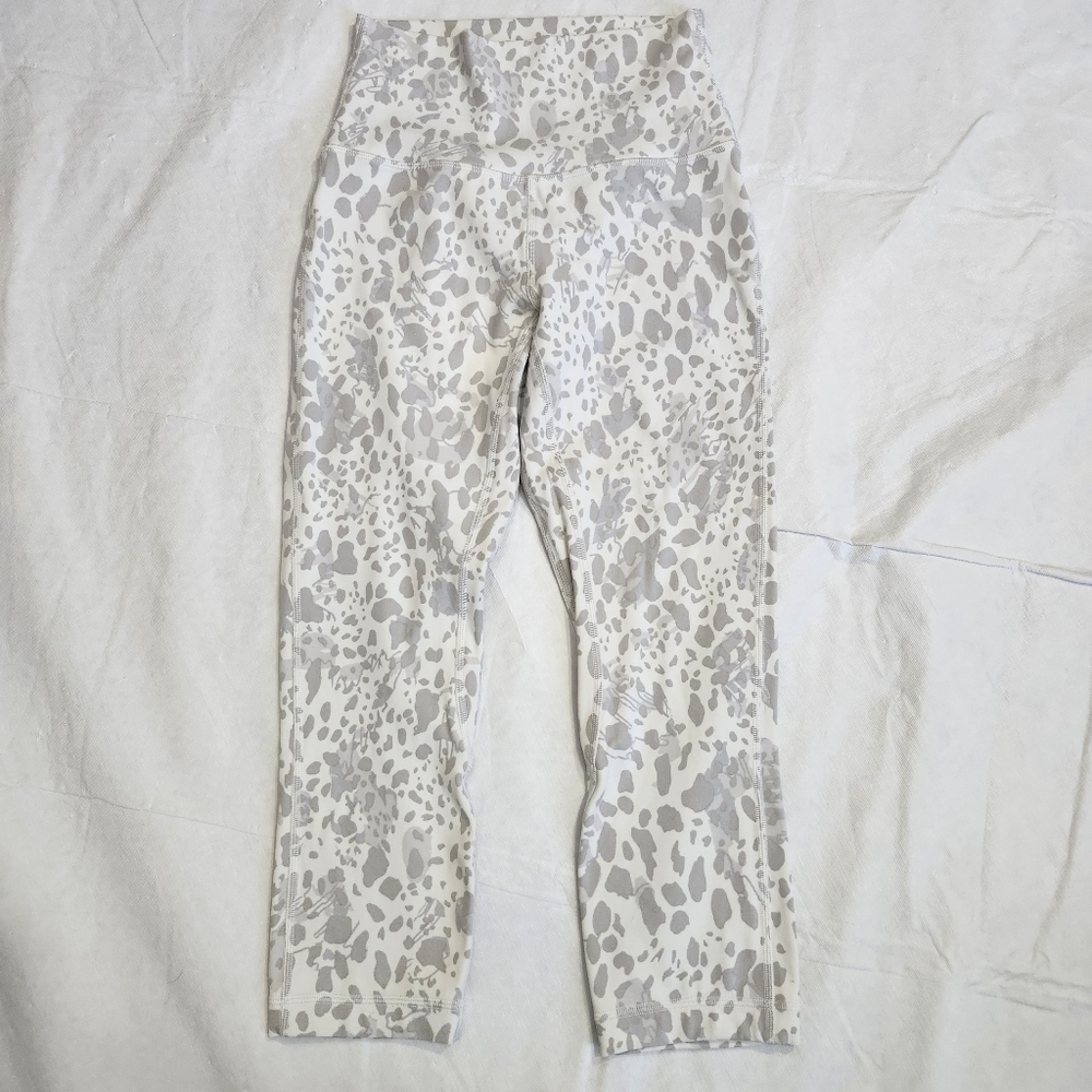 Lululemon Size 4 Align Crop High Waisted Leggings